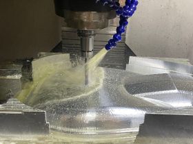 照明製品のCNC機械加工